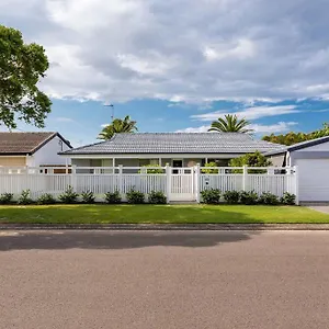 Holiday home Renovated Pet Friendly House, Maroochydore
